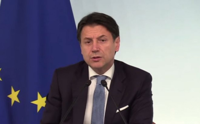 Mes, Conte chiede di Mes, Conte chiede di