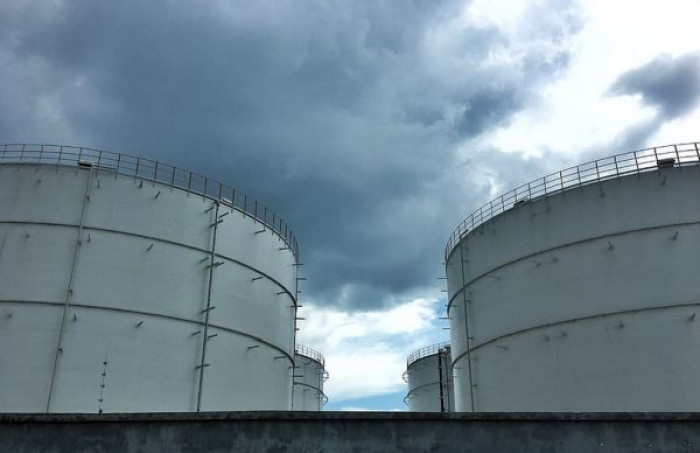 Con l'arrivo della pandemia crolla il prezzo del petrolio, quale domani per l'industria petrolifera? Con l'arrivo della pandemia crolla il prezzo del petrolio, quale domani per l'industria petrolifera?