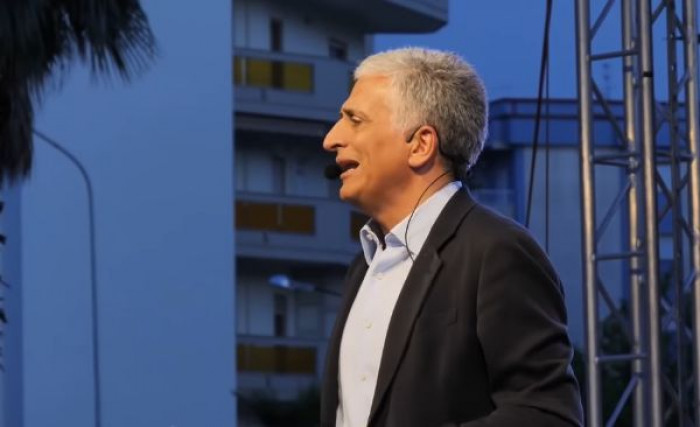 La Calabria reintroduce il vitalizio, un solo giorno da consigliere per maturare l'assegno La Calabria reintroduce il vitalizio, un solo giorno da consigliere per maturare l'assegno