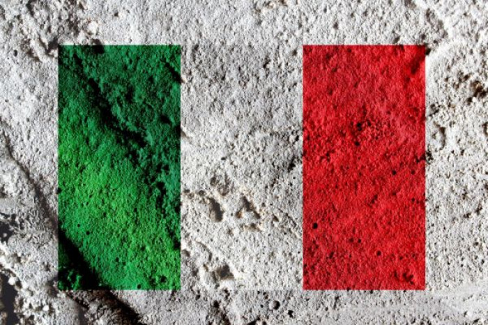 Dall'alta moda ai trasporti, tutti i grandi marchi italiani che sono diventati stranieri Dall'alta moda ai trasporti, tutti i grandi marchi italiani che sono diventati stranieri