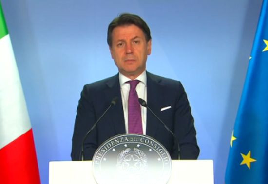 Recovery Fund, raggiunto l'accordo a Bruxelles. L'Italia riceverà 209 miliardi di euro Recovery Fund, raggiunto l'accordo a Bruxelles. L'Italia riceverà 209 miliardi di euro