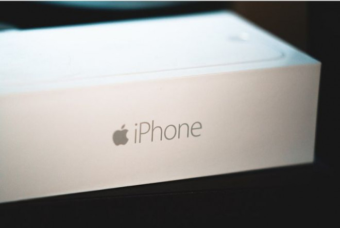 Apple, nel 2021 arriva una variante lowcost del nuovo iPhone 12 Apple, nel 2021 arriva una variante lowcost del nuovo iPhone 12
