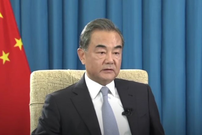 Tensioni Usa-Cina: per il diplomatico di Pechino Wang Yi la nuova guerra fredda deve essere evitata Tensioni Usa-Cina: per il diplomatico di Pechino Wang Yi la nuova guerra fredda deve essere evitata