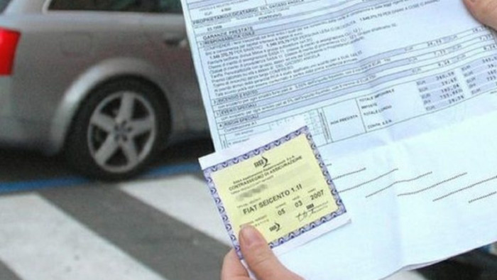 Assicurazione auto falsa: come scoprire e difendersi Assicurazione auto falsa: come scoprire e difendersi