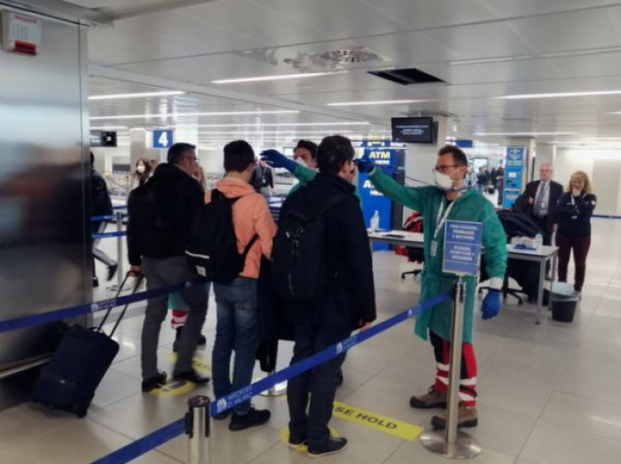Coronavirus: l'Italia verso lo scenario 4 e cinque regioni rischiano già il lockdown, ecco quali Coronavirus: l'Italia verso lo scenario 4 e cinque regioni rischiano già il lockdown, ecco quali