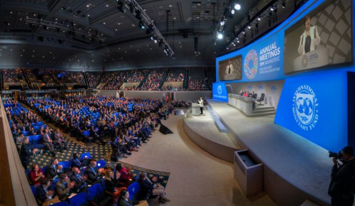 Fmi: le previsioni del World Economic Outlook indicano profondi segni di recessione. L'Italia va peggio del previsto Fmi: le previsioni del World Economic Outlook indicano profondi segni di recessione. L'Italia va peggio del previsto