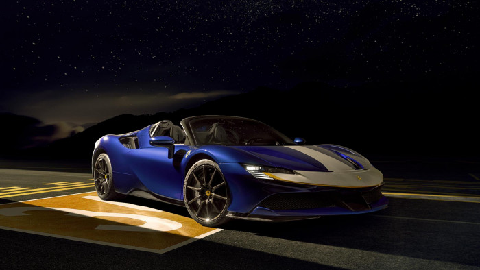 Ferrari SF90 Spider. La più potente supercar ibrida Ferrari SF90 Spider. La più potente supercar ibrida