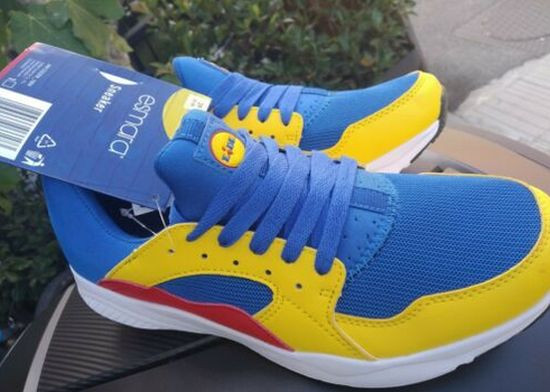 La vendita delle scarpe della Lidl, il boom frutto di una strategia social studiata a tavolino La vendita delle scarpe della Lidl, il boom frutto di una strategia social studiata a tavolino