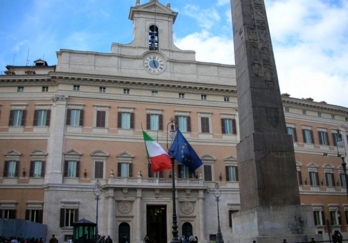 La riforma del Mes passa al Senato, nonostante i tentennamenti anche il Movimento 5 Stelle vota sì La riforma del Mes passa al Senato, nonostante i tentennamenti anche il Movimento 5 Stelle vota sì