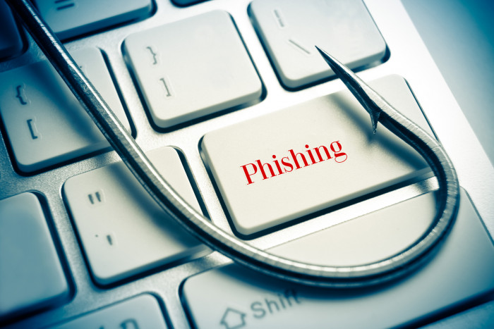 Phishing: email e messaggi fraudolenti. Come riconoscerli immediatamente Phishing: email e messaggi fraudolenti. Come riconoscerli immediatamente