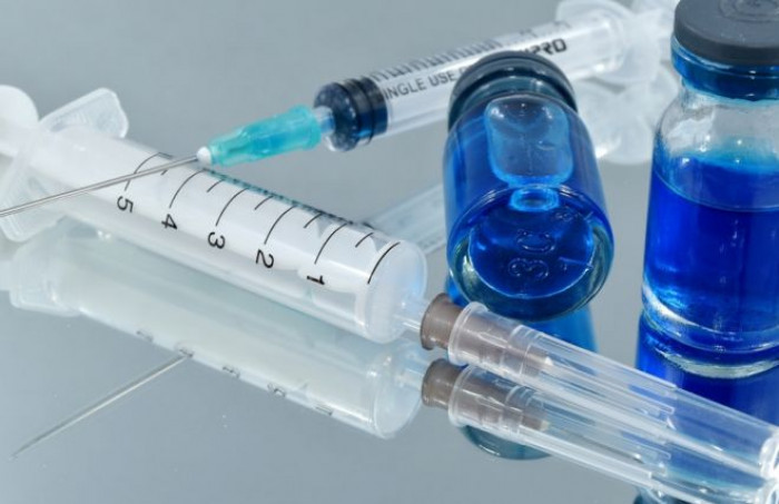 Vaccino Covid, due casi di reazione allergica grave nel Regno Unito