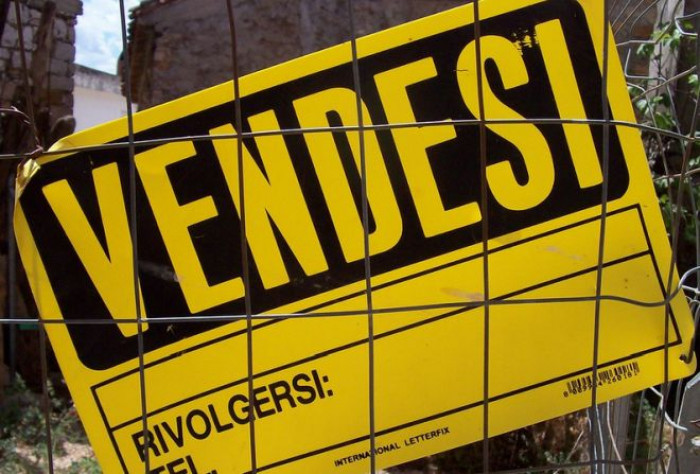 Covid e crisi economica, tra Dpcm e lockdown sempre più Italiani costretti a vendere casa all'asta Covid e crisi economica, tra Dpcm e lockdown sempre più Italiani costretti a vendere casa all'asta