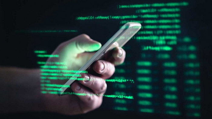 SMS truffa: signora vede sparire 19 mila euro con un click SMS truffa: signora vede sparire 19 mila euro con un click