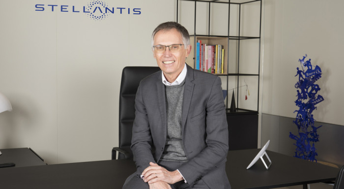 Stellantis lancia la sfida a Tesla: Stellantis lancia la sfida a Tesla: