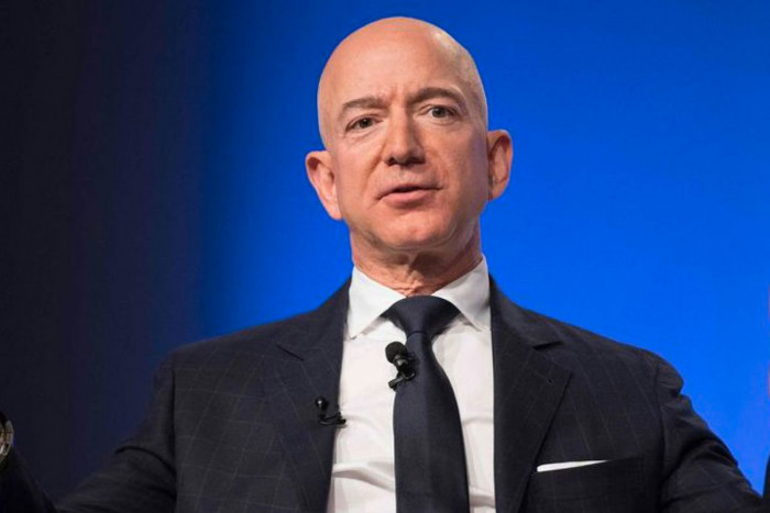 Bezos si conferma il più ricco del mondo e stabilisce un nuovo record Bezos si conferma il più ricco del mondo e stabilisce un nuovo record