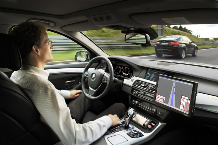 Auto a guida autonoma: arriva l'OK in Germania Auto a guida autonoma: arriva l'OK in Germania