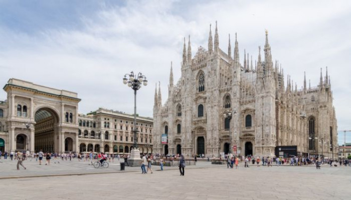 La Lombardia rischia di tornare in zona arancione, ma se cambiano i parametri di riferimento dovrebbe scamparla La Lombardia rischia di tornare in zona arancione, ma se cambiano i parametri di riferimento dovrebbe scamparla