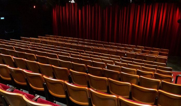 Riaprono teatri, sale concerto e cinema: ecco le regole stabilite dal nuovo decreto per la zona gialla Riaprono teatri, sale concerto e cinema: ecco le regole stabilite dal nuovo decreto per la zona gialla