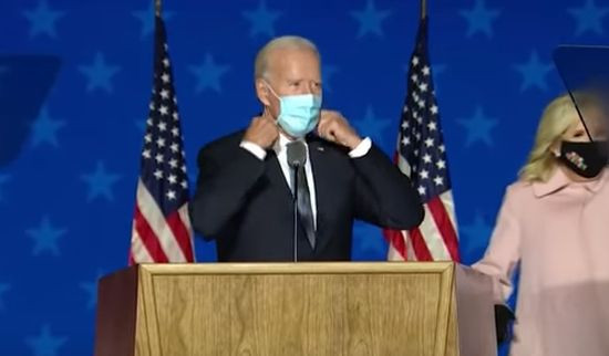 Afghanistan: la decisione di Biden criticata anche dalla Cina, intanto riprendono i voli di evacuazione Afghanistan: la decisione di Biden criticata anche dalla Cina, intanto riprendono i voli di evacuazione