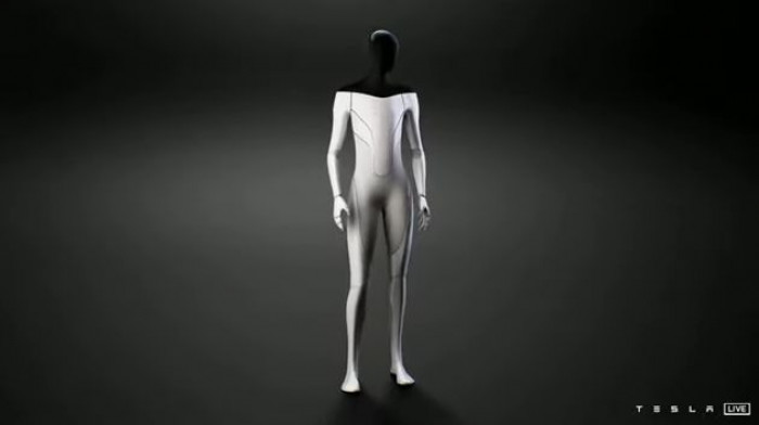 Elon Musk presenta Tesla Bot, il robot umanoide che sostituirà l'uomo nelle mansioni noiose e ripetitive Elon Musk presenta Tesla Bot, il robot umanoide che sostituirà l'uomo nelle mansioni noiose e ripetitive