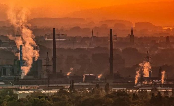 Il prezzo del carbonio crescerà del 40% entro i prossimi 3 anni: le previsioni di Berenberg Il prezzo del carbonio crescerà del 40% entro i prossimi 3 anni: le previsioni di Berenberg