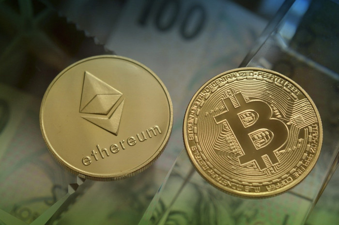 bitcoin-e-ethereum-sfidano-i-massimi-di-aprilemaggio-2021y-attenzione-a-square-.jpg