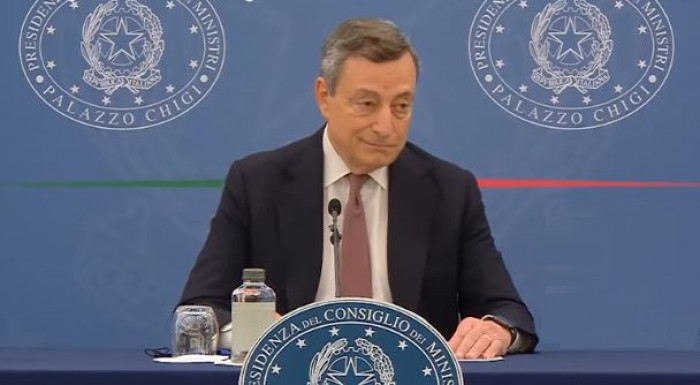 Conferenza stampa Mario Draghi: il premier conferma Green Pass esteso, obbligo vaccinale e terza dose Conferenza stampa Mario Draghi: il premier conferma Green Pass esteso, obbligo vaccinale e terza dose