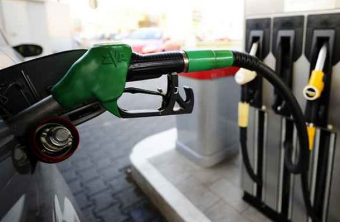 La benzina arriverà a costare 4 euro al litro? Ecco qual è lo scenario choc che potrebbe verificarsi La benzina arriverà a costare 4 euro al litro? Ecco qual è lo scenario choc che potrebbe verificarsi