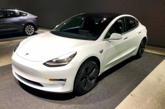 La Tesla Model 3 è l'auto più venduta. Per la prima volta a guidare la classifica mensile è un'auto elettrica La Tesla Model 3 è l'auto più venduta. Per la prima volta a guidare la classifica mensile è un'auto elettrica
