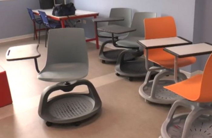 Obbligo vaccinale docenti, la scuola non è pronta. Bisognerà chiamare in servizio Obbligo vaccinale docenti, la scuola non è pronta. Bisognerà chiamare in servizio