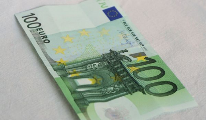 Con la riforma dell'Irpef arriva il nuovo bonus da 100 euro, ecco a chi spetta e come viene erogato Con la riforma dell'Irpef arriva il nuovo bonus da 100 euro, ecco a chi spetta e come viene erogato