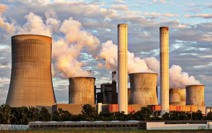 La crisi energetica travolge l'Italia. Enel costretta a riaccendere la centrale al carbone a La Spezia La crisi energetica travolge l'Italia. Enel costretta a riaccendere la centrale al carbone a La Spezia
