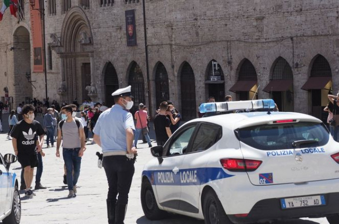 Da lunedì 24 altre 4 Regioni in zona arancione e 2 in zona gialla, ecco quali sono Da lunedì 24 altre 4 Regioni in zona arancione e 2 in zona gialla, ecco quali sono