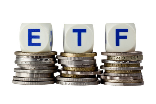 Tutto quello che devi sapere per scegliere un ETF e investire con basse commissioni Tutto quello che devi sapere per scegliere un ETF e investire con basse commissioni