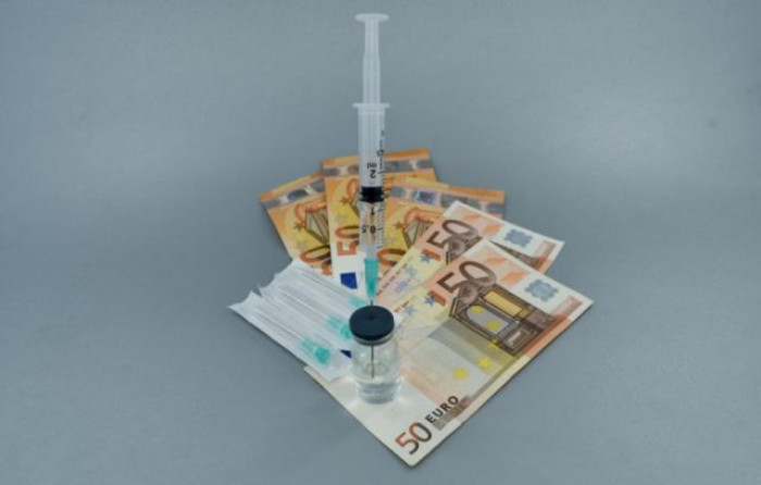 Obbligo vaccinale per lavoratori over 50 dal 15 febbraio: ecco le sanzioni previste Obbligo vaccinale per lavoratori over 50 dal 15 febbraio: ecco le sanzioni previste