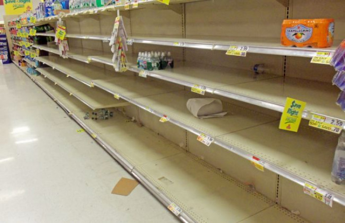Guerra in Ucraina, tra supermercati vuoti e carenza di gas l'Italia si prepara al razionamento dei consumi Guerra in Ucraina, tra supermercati vuoti e carenza di gas l'Italia si prepara al razionamento dei consumi