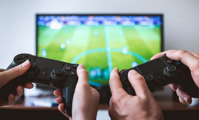 Videogame in Italia, un mercato che vale 2,2 miliardi di dollari. I più gettonati i giochi per smartphone Videogame in Italia, un mercato che vale 2,2 miliardi di dollari. I più gettonati i giochi per smartphone
