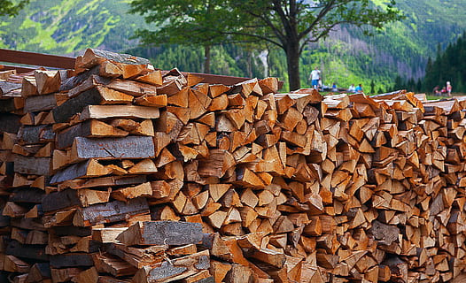 Forniture di gas a rischio e per il riscaldamento sempre più Italiani scelgono legna e pellet